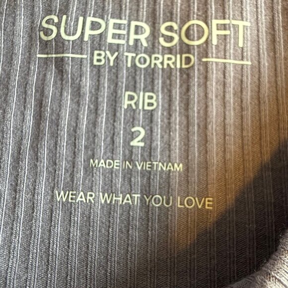 ๐ฑ 5 for $10. Torrid Super Soft Purple Rib Knit Tank Top - Picture 3 of 5